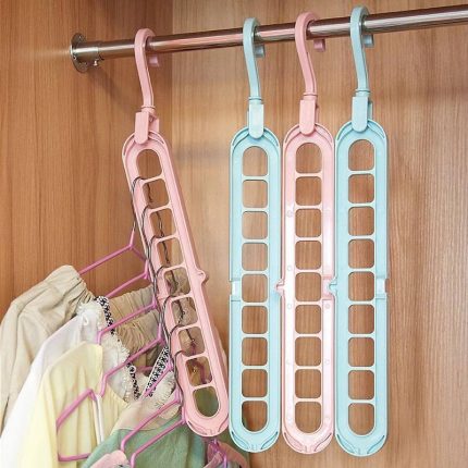 FOLDABLE HANGER